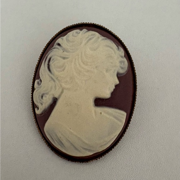 Vintage Cameo Victorian Female Brooch - Picture 2 of 12